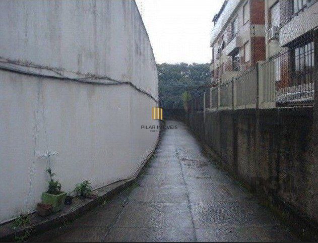 Prédio Comercial no bairro Menino Deus