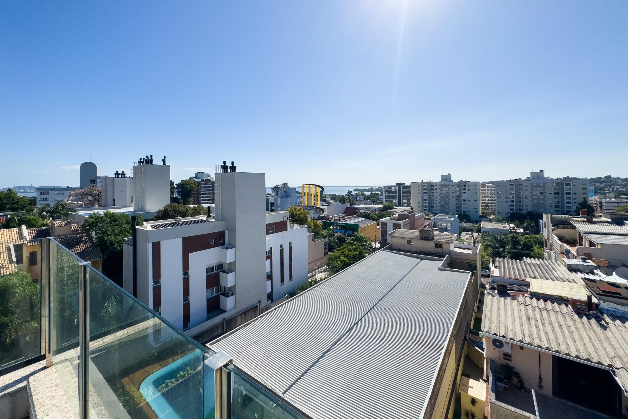 Cobertura alto padrão vista rio, construção Bandeira, com 228,32m² de área privativa.