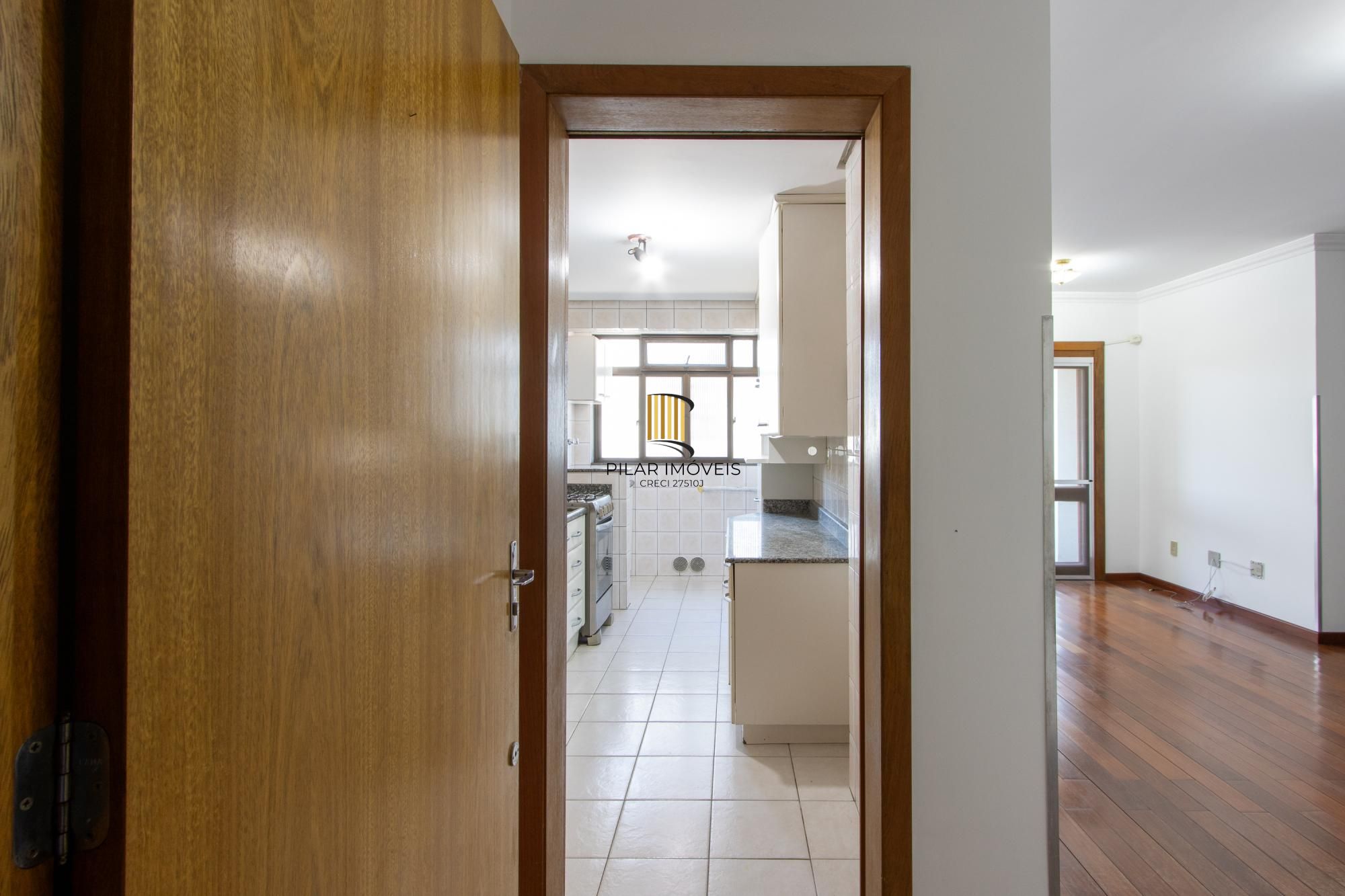 Apartamento 3 dormitórios no bairro Camaquã