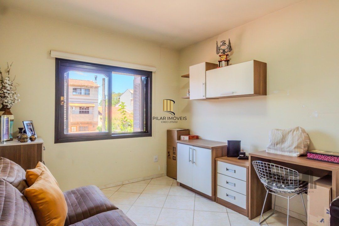 Casa 3 dormitórios no bairro Hípica