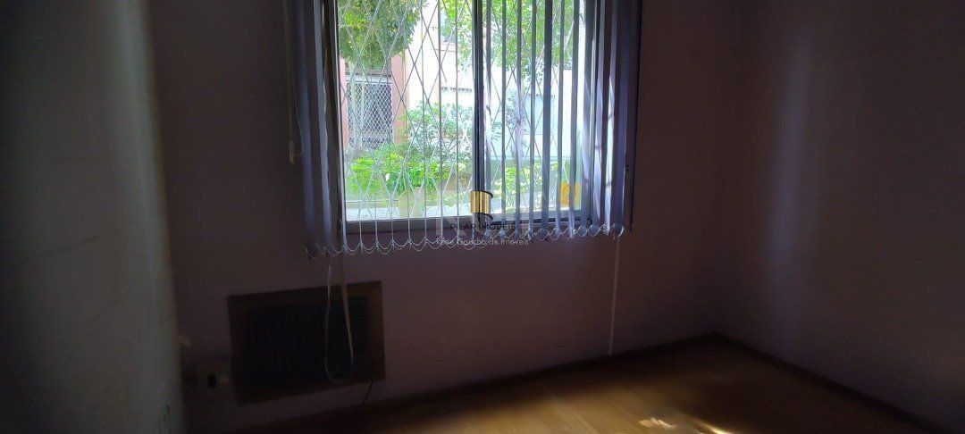 Apartamento com 3 dormitórios, 1 banheiro social e 1 vaga/box