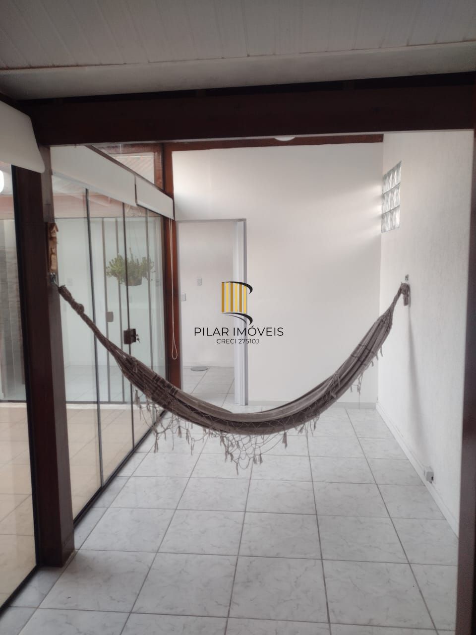 Casa 2 dormitórios no bairro Hípica