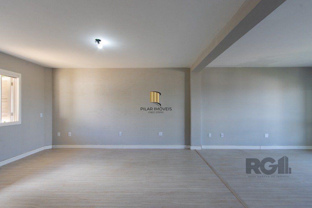 Sobrado novo,  4 quartos (1 suite), 440m² privativos - Bairro Guarujá