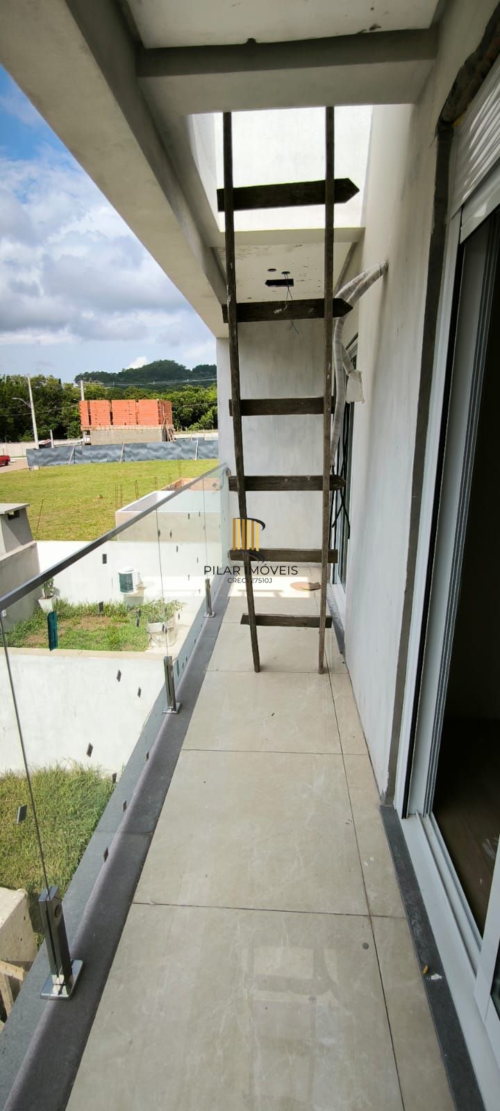 Casa em Condomínio à venda, bairro Campo Novo,  3 quartos (1 suite),  3 banheiros, 1 vaga