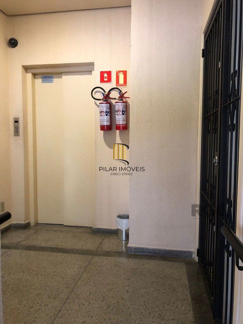 Excelente sala comercial. 2 salas muito espaçosas e uma meno