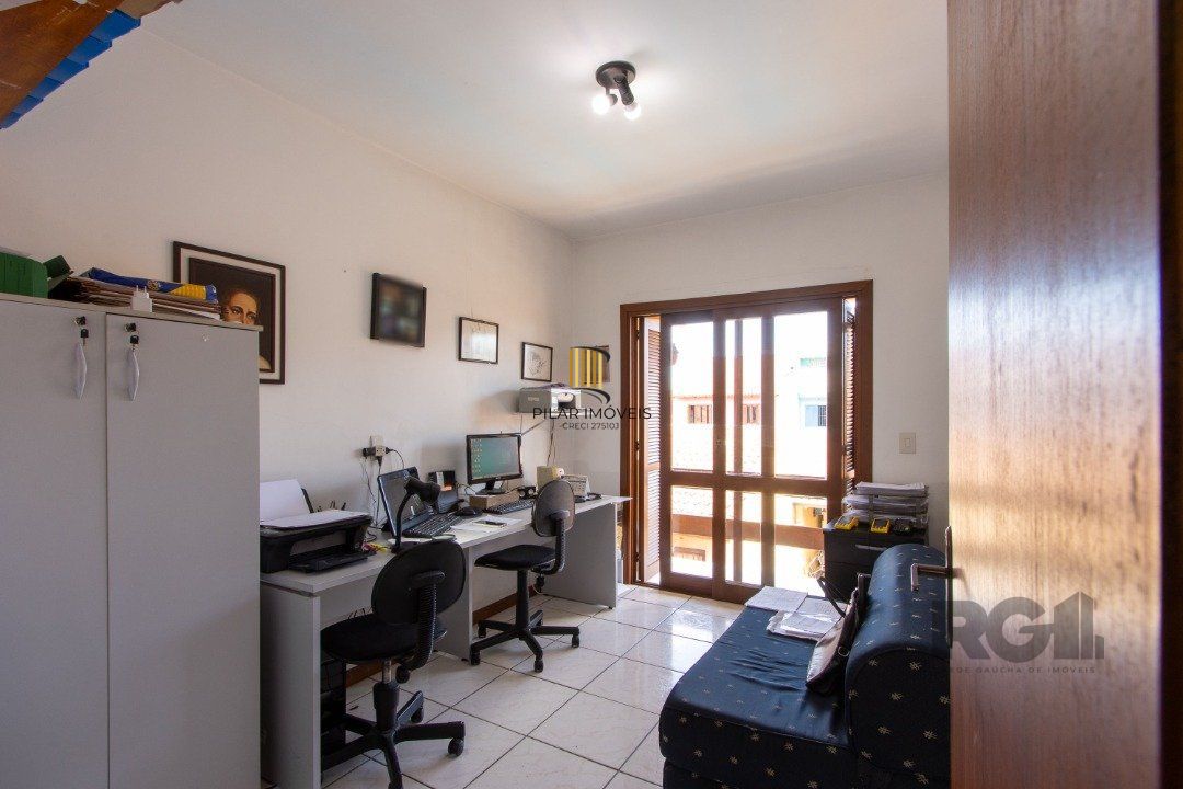 Casa com 3 dormitórios, sendo 1 suíte para venda  no bairro Hípica