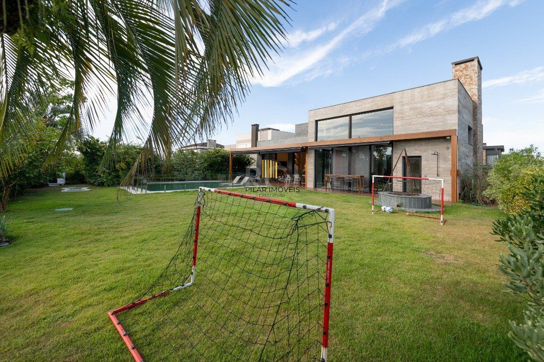 Casa de Condomínio 5 dormitórios no bairro Belém Novo