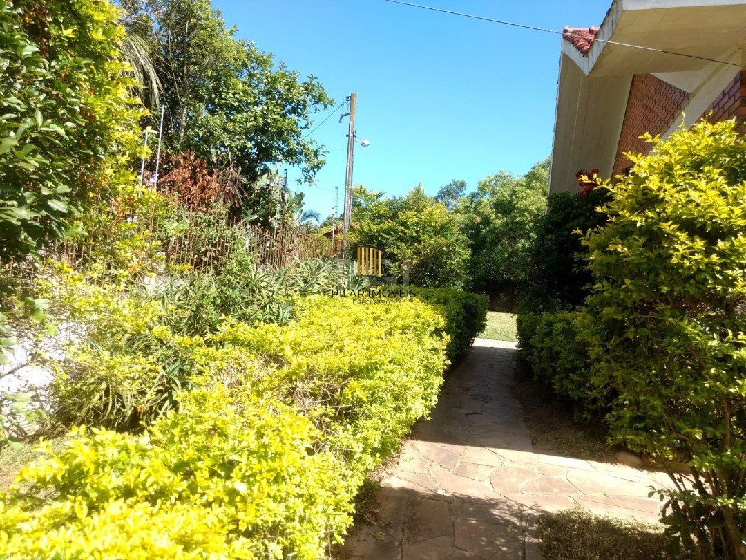 Casa para Venda - 250m², 3 dormitórios, sendo 1 suites, 4 vagas - Taruma