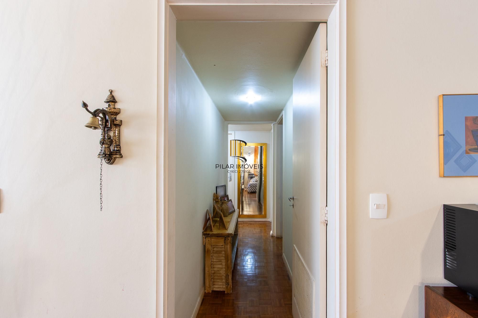 Apartamento 3 Dormitórios Ensolarado no Centro de Porto Alegre