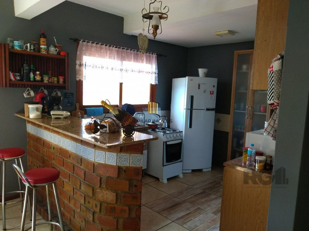 Casa 4 dormitórios no bairro Espírito Santo