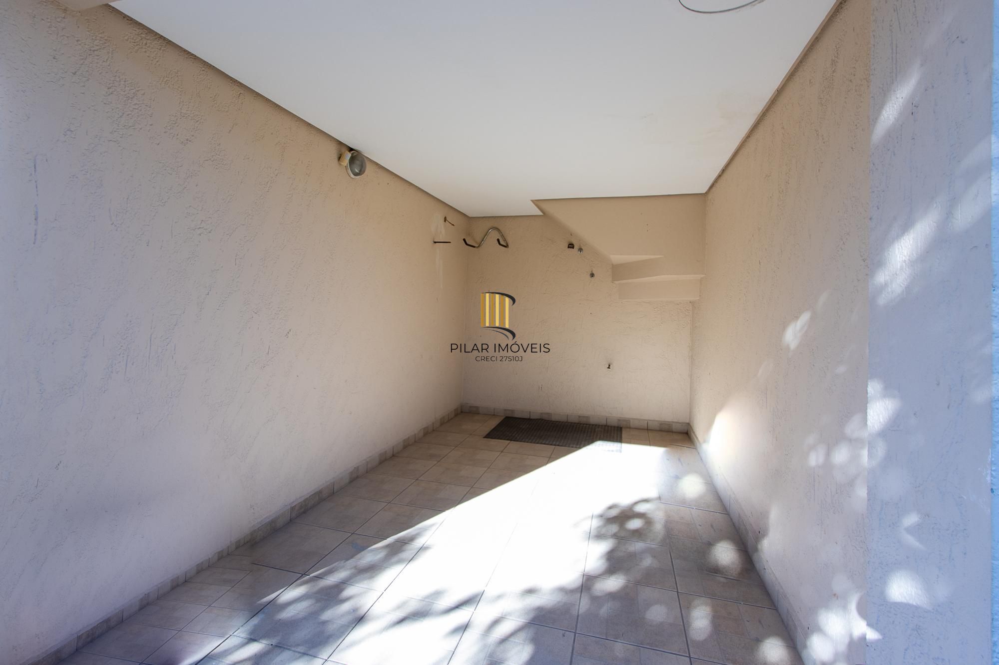 Casa em condomínio, com 3 dormitórios,