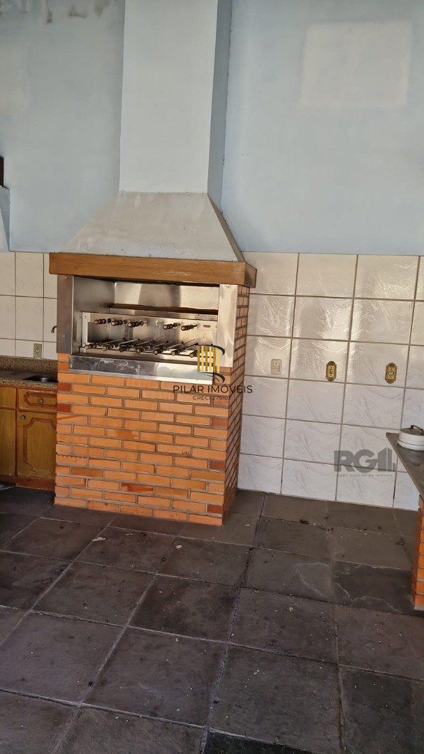 Casa 2 dormitórios no bairro Guarujá