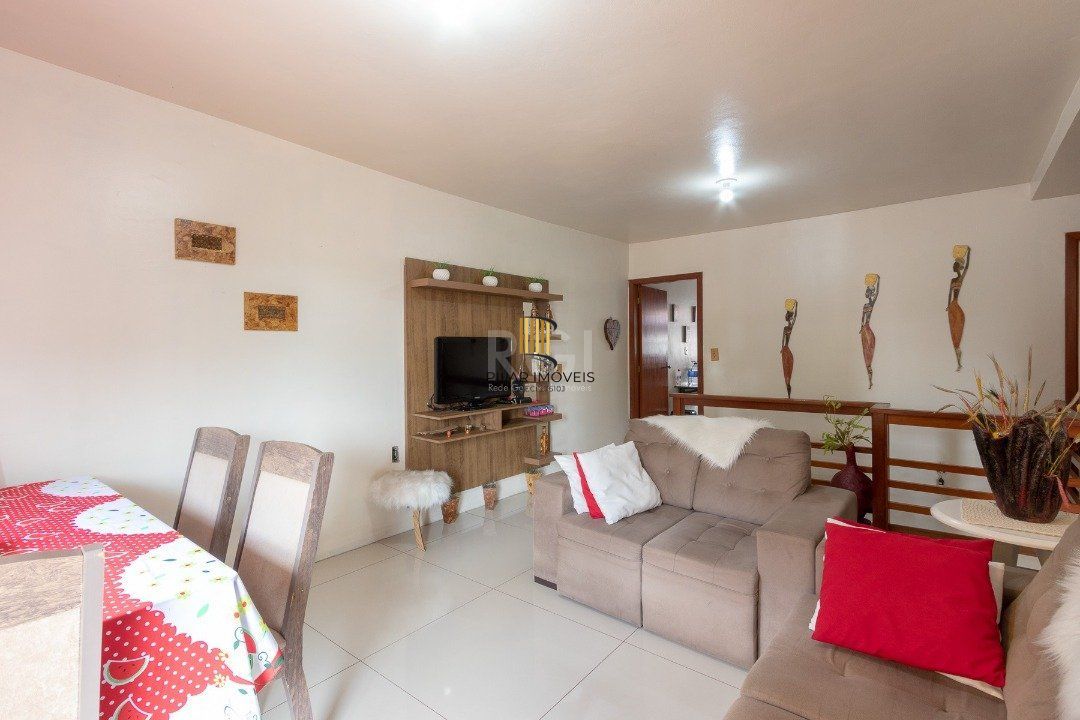Casa para Venda - 161m², 3 dormitórios, 3 vagas - Nonoai