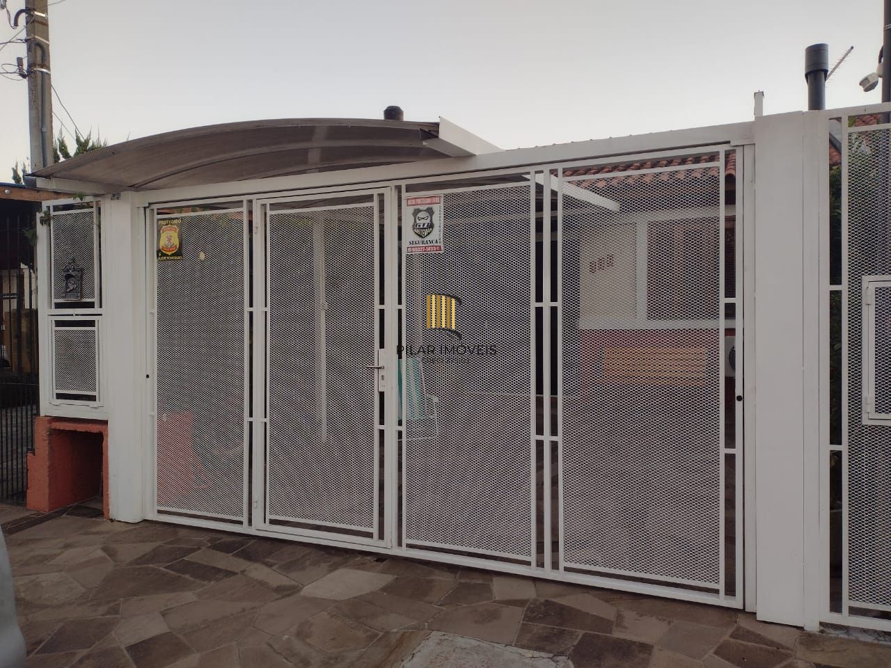 Casa 2 dormitórios no bairro Hípica