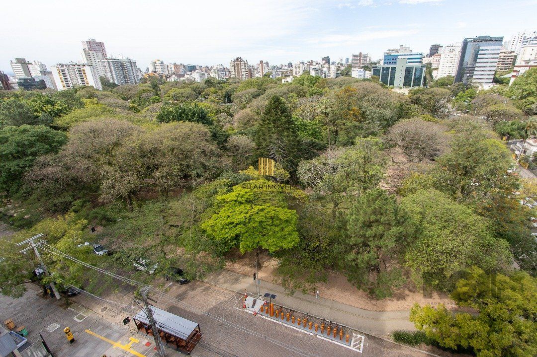 Com uma área generosa de 81,19 metros quadrados,