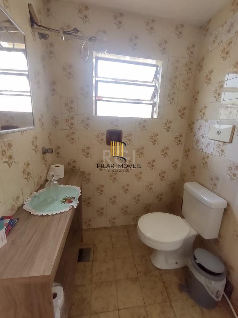 Casa para Venda - 265.1m², 3 dormitórios, 4 vagas - Guarujá