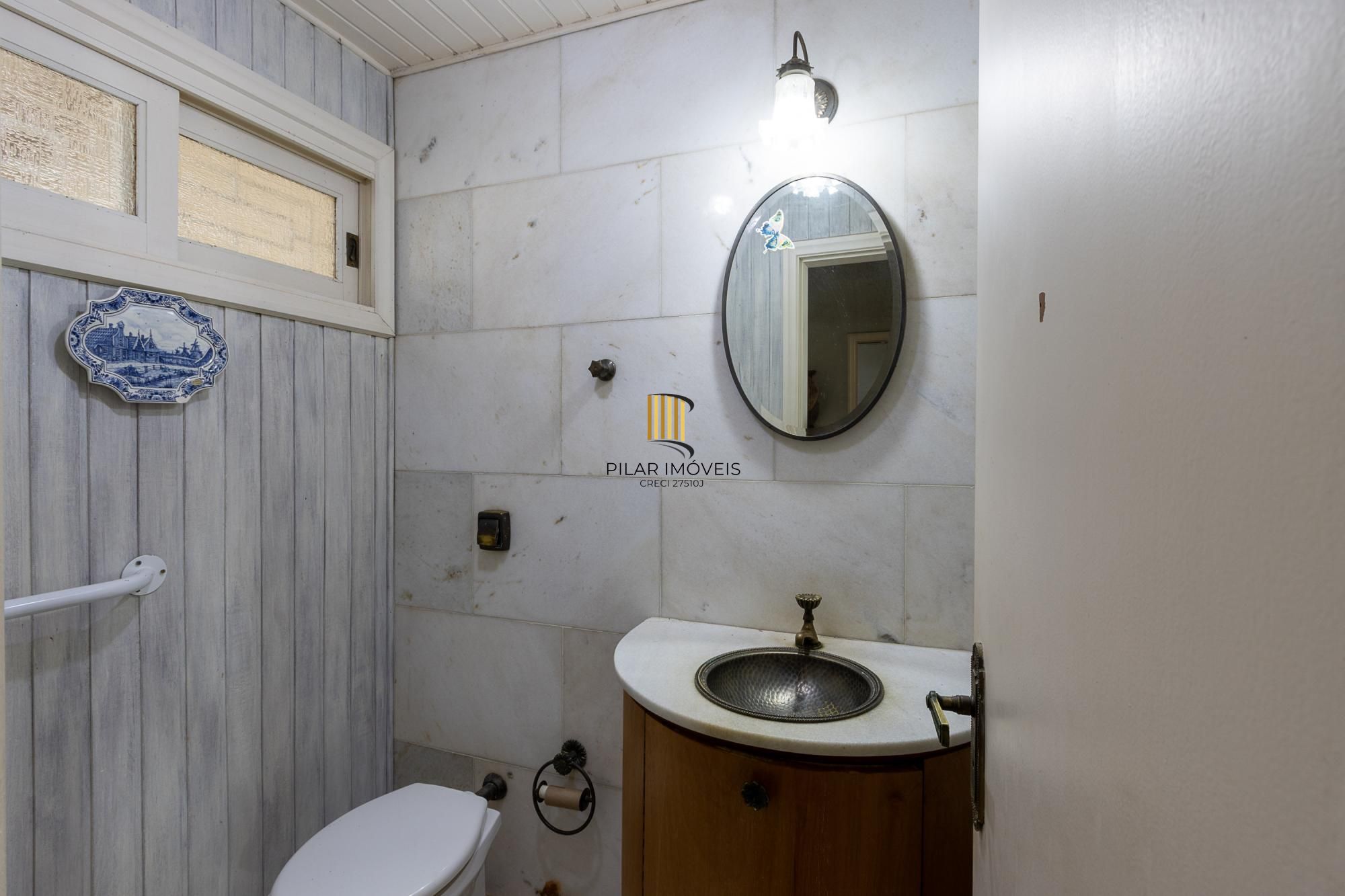 Residência em endereço nobre na Vila Assunção, com vista privilegiada para o Guaíba e clubes náuticos!