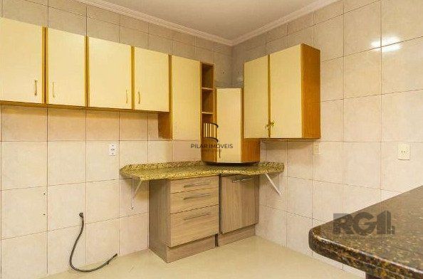 Casa para Venda - 167m², 3 dormitórios, sendo 1 suites, 7 vagas - Hípica