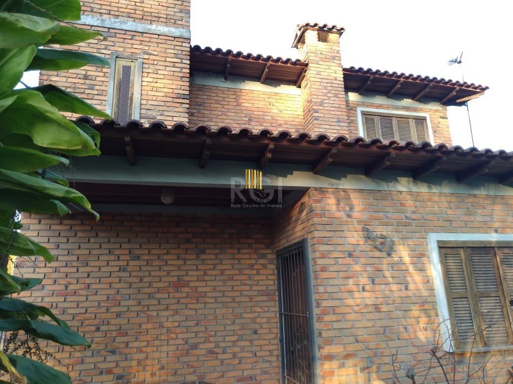 Casa para Venda com 2 dormitórios e 3 vagas no bairro Belém Novo