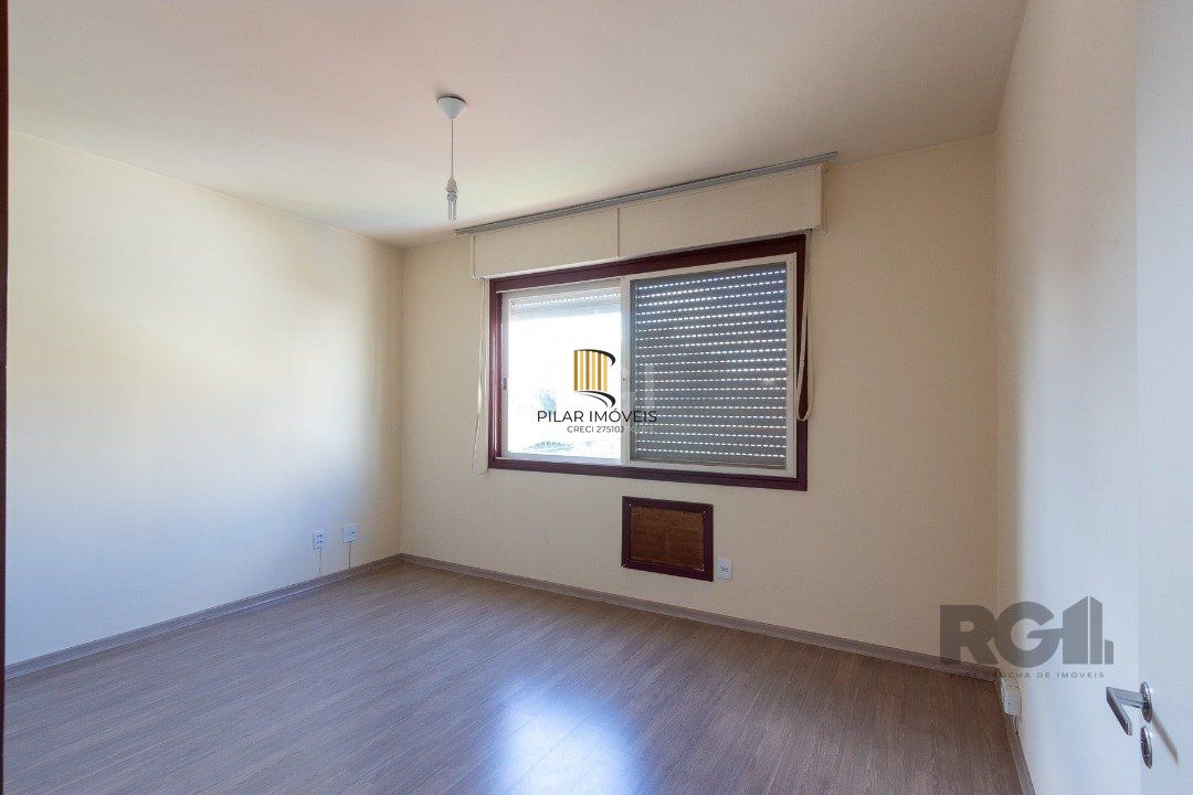 Apartamento de 64,04m², com  2 quartos, com vaga de garagem coberta e escriturada, esquina com a Av. Wenceslau Escobar.
