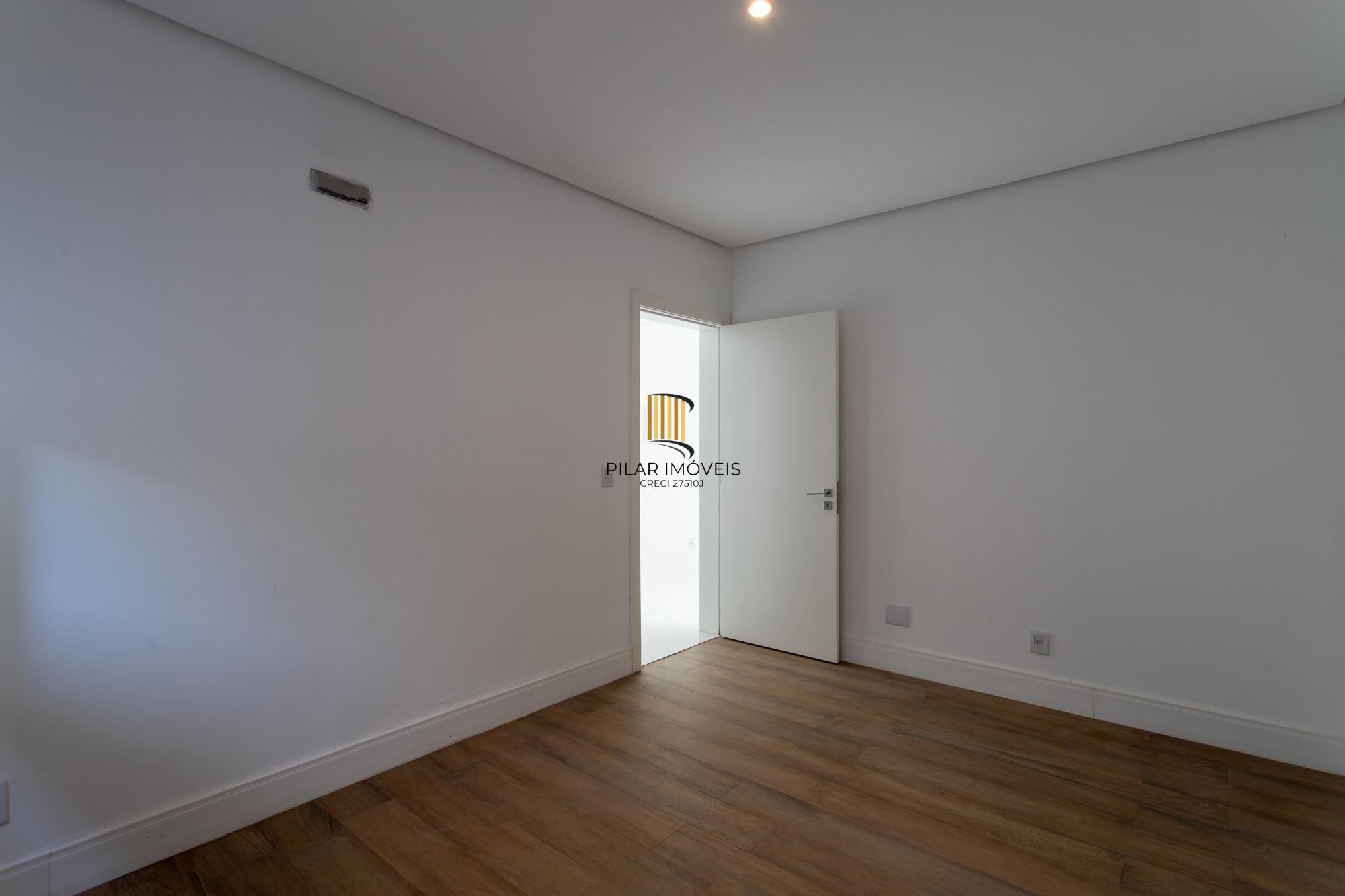 Casa de Condomínio 4 dormitórios no bairro Belém Novo