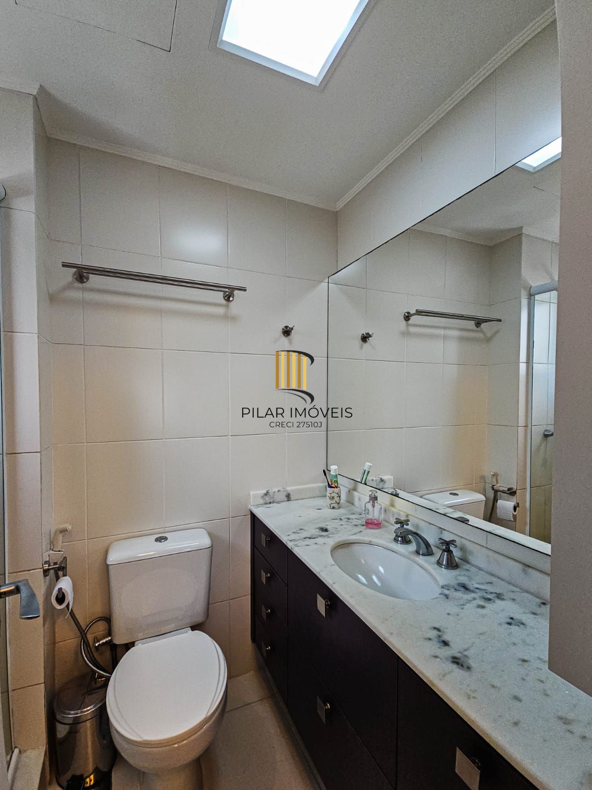 Excelente apartamento com dois sendo suite , duas vagas ,semi mobiliado