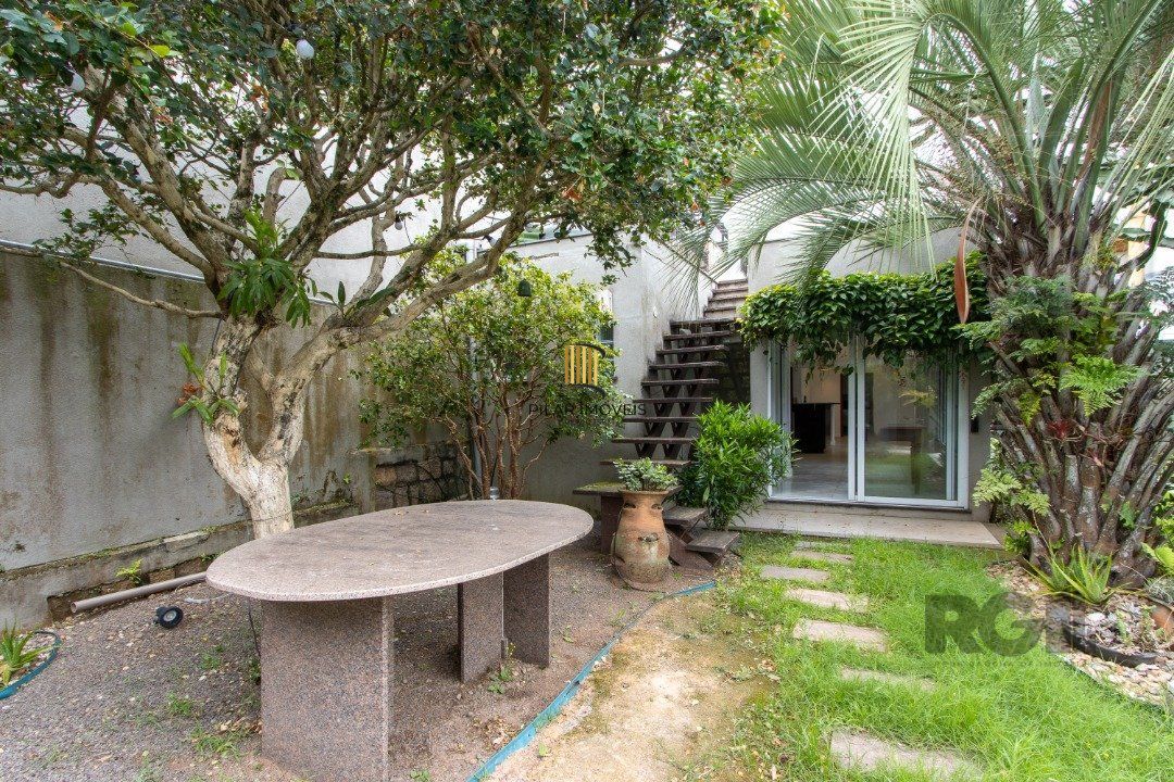 Casa 4 dormitórios no bairro Cristal