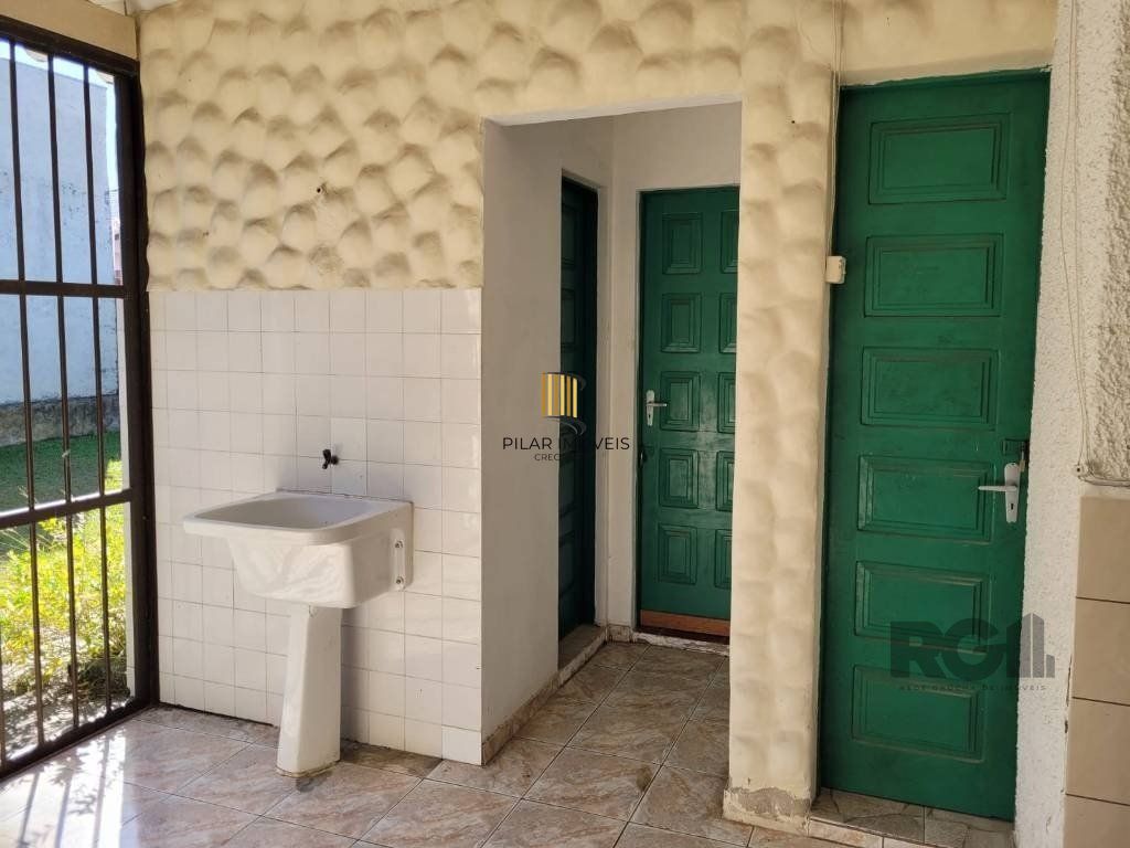 Casa 3 dormitórios no bairro Atlântida