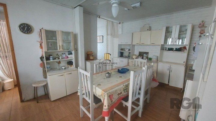 Casa 2 dormitórios no bairro Camaquã