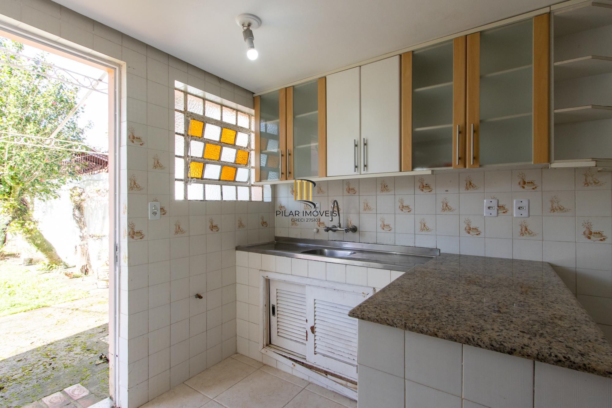 Casa para Venda - 253.35m², 3 dormitórios, sendo 1 suites, 4 vagas - Serraria