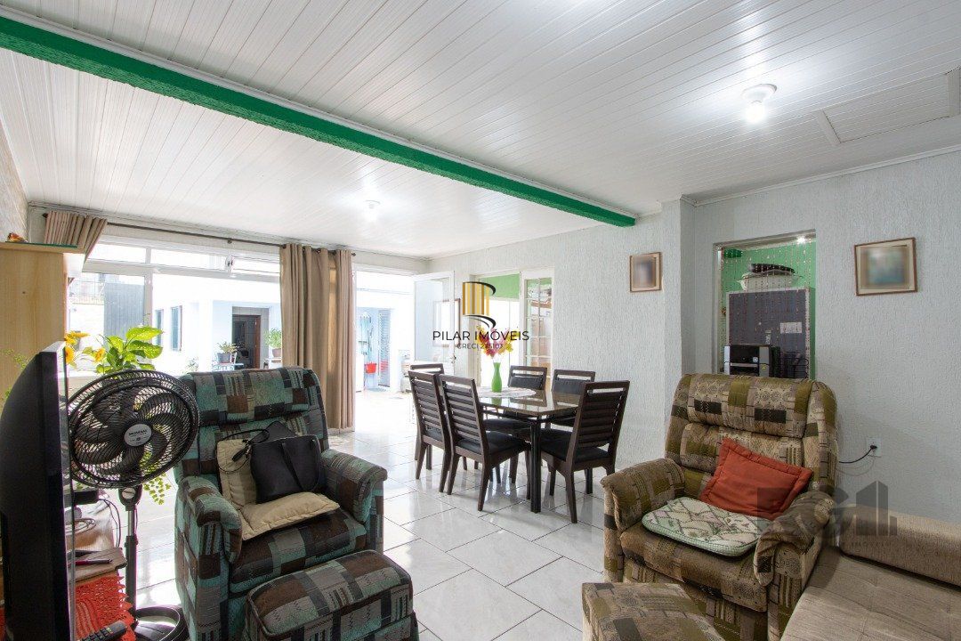 Casa 2 Dormitório(s) Bairro Cavalhada