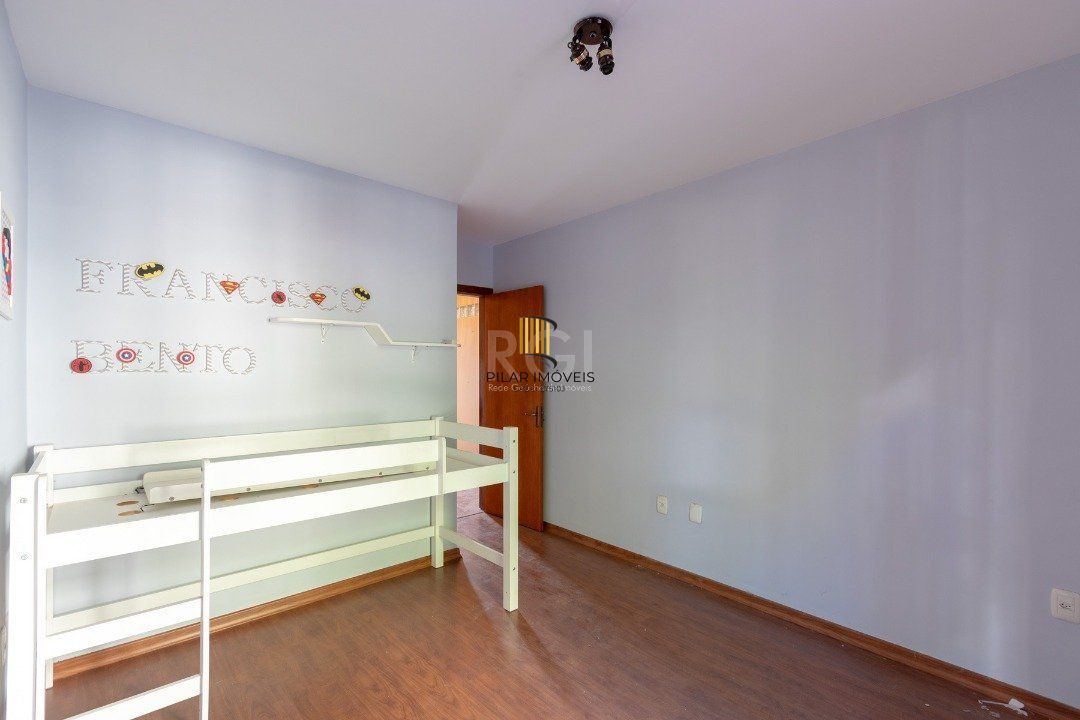 Casa para Venda - 233.34m², 3 dormitórios, sendo 1 suites, 4 vagas - Tristeza