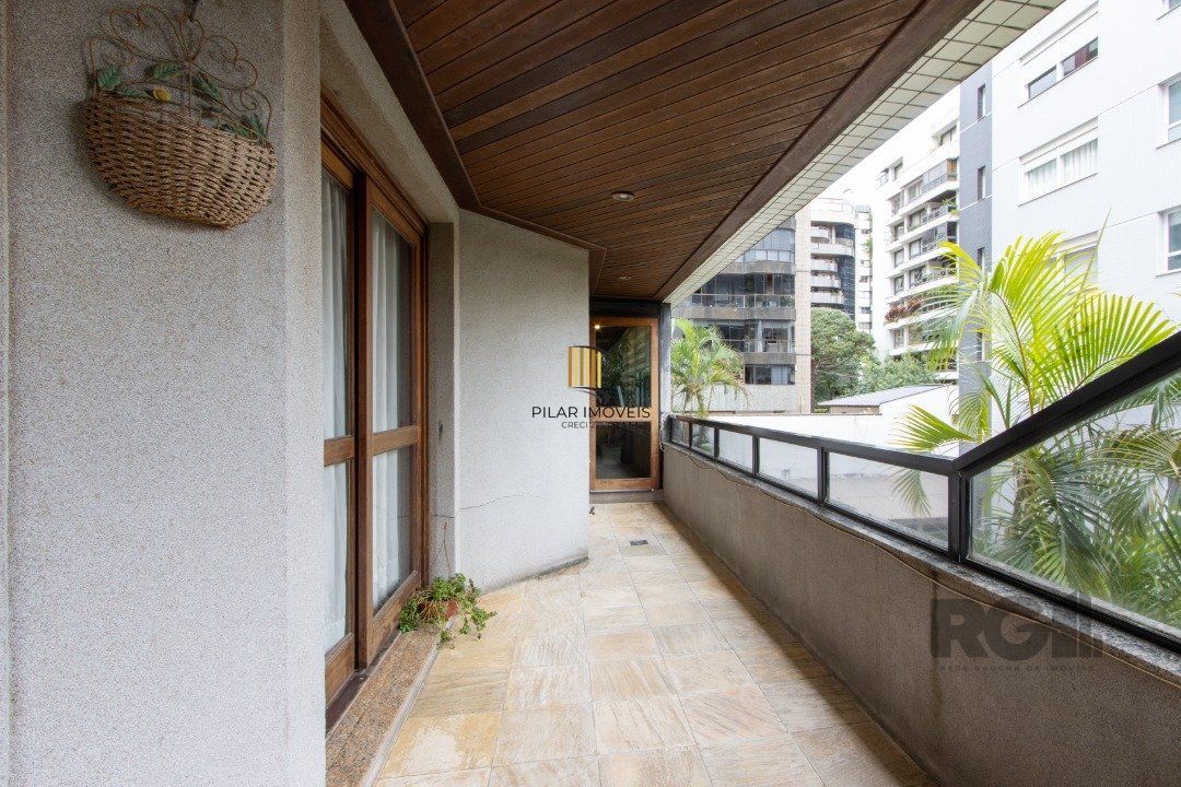 Apartamento 4 dormitórios no bairro Petrópolis