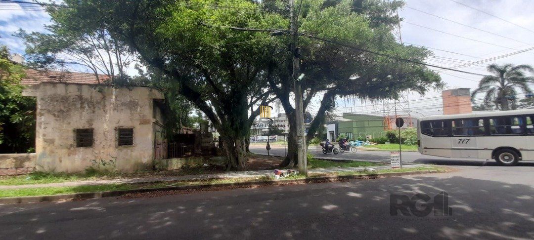 Terreno para venda, 968m², Pedra Redonda