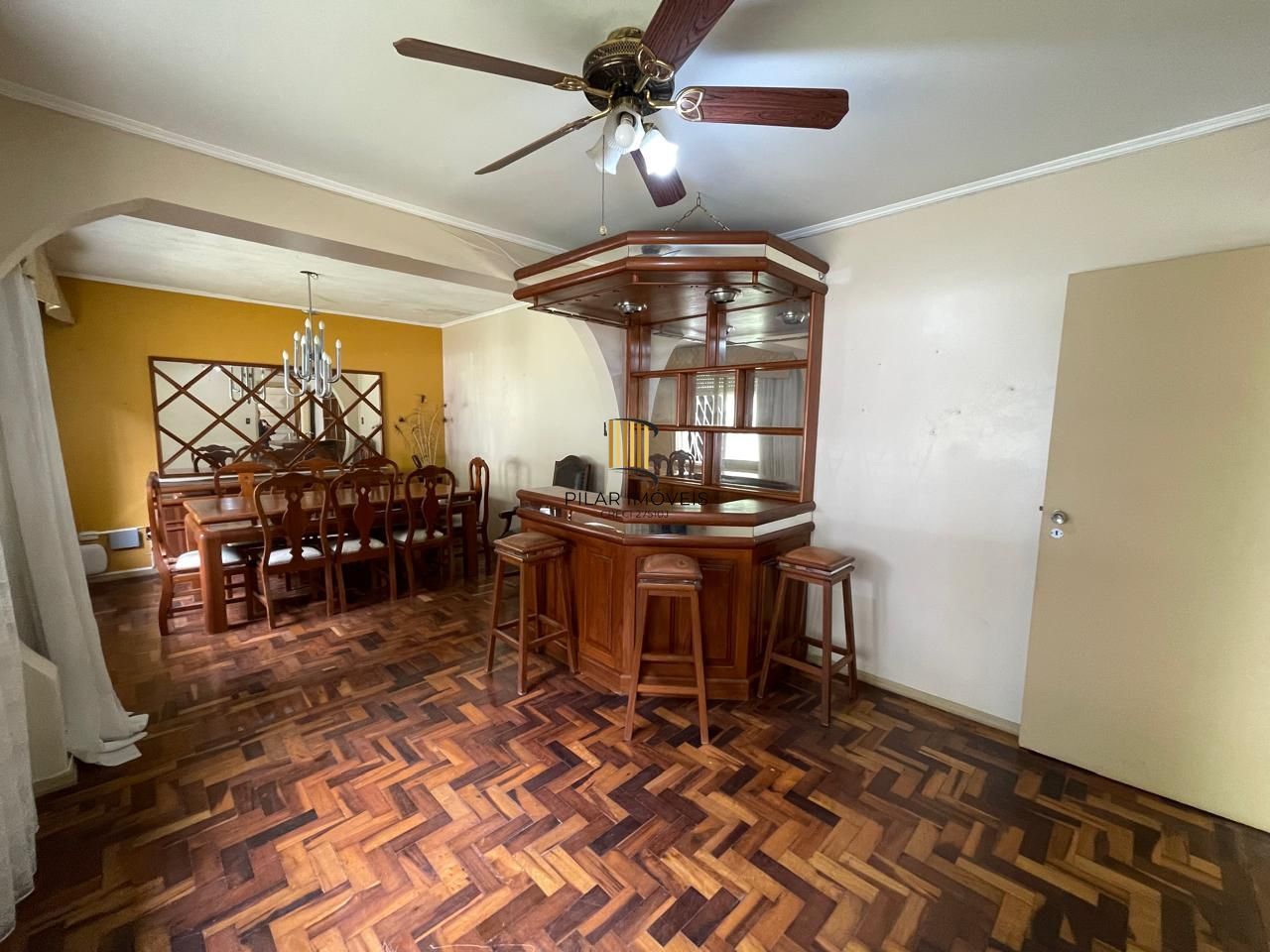 Casa 03 dormitórios,  287m² privativos Bairro Santa Tereza!