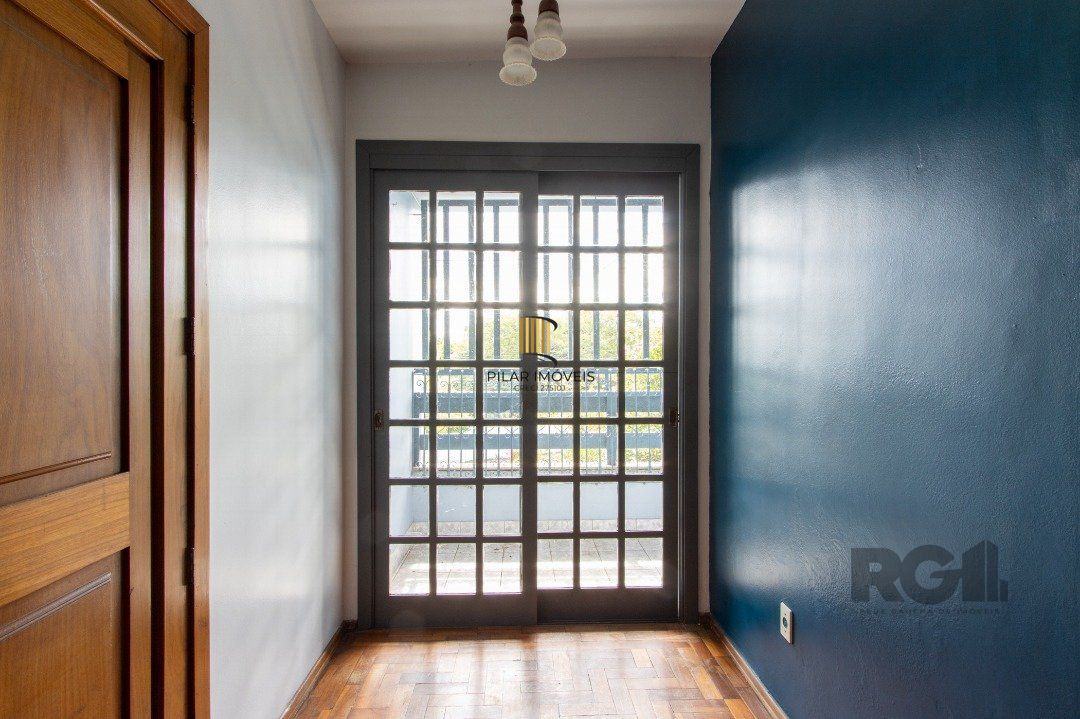 Casa 4 dormitórios no bairro Nonoai