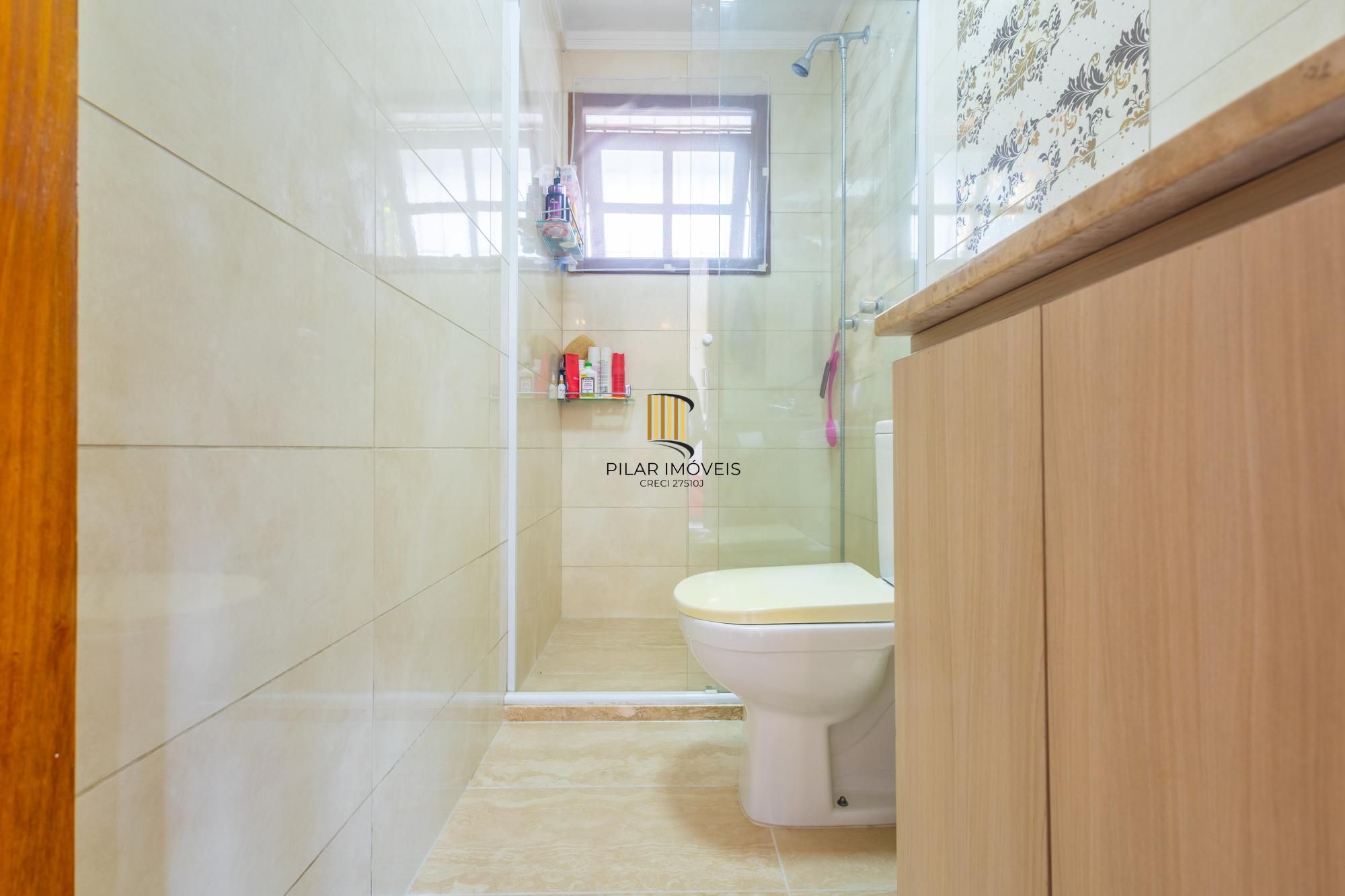 Casa em condomínio bairro Tristeza, com 185m² privativos.