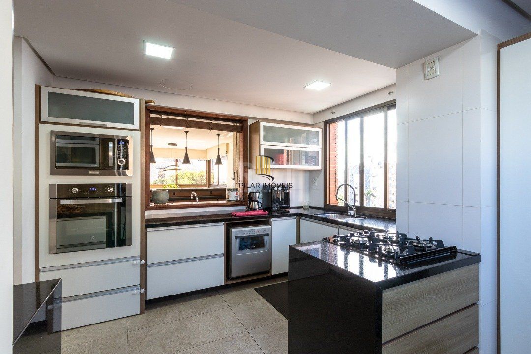 Cobertura para Venda - 444.3m², 3 dormitórios, sendo 1 suites, 4 vagas - Tristeza