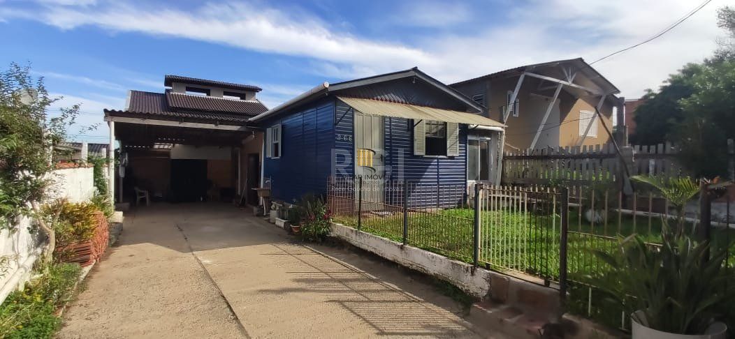 Casa para Venda com 2 dormitórios e 2 vagas no bairro Hípica