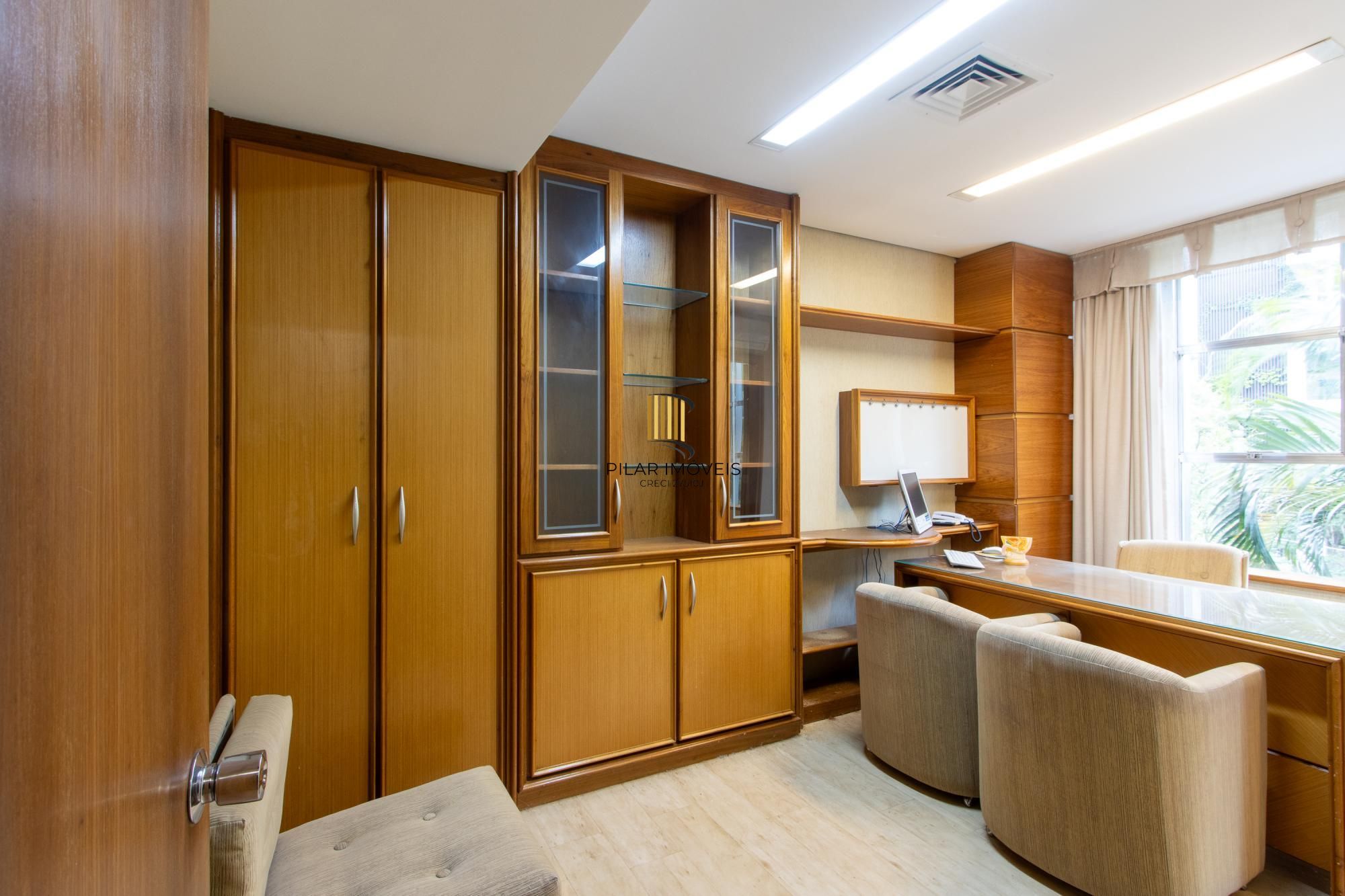 Conjunto comercial na Moinhos de Vento.