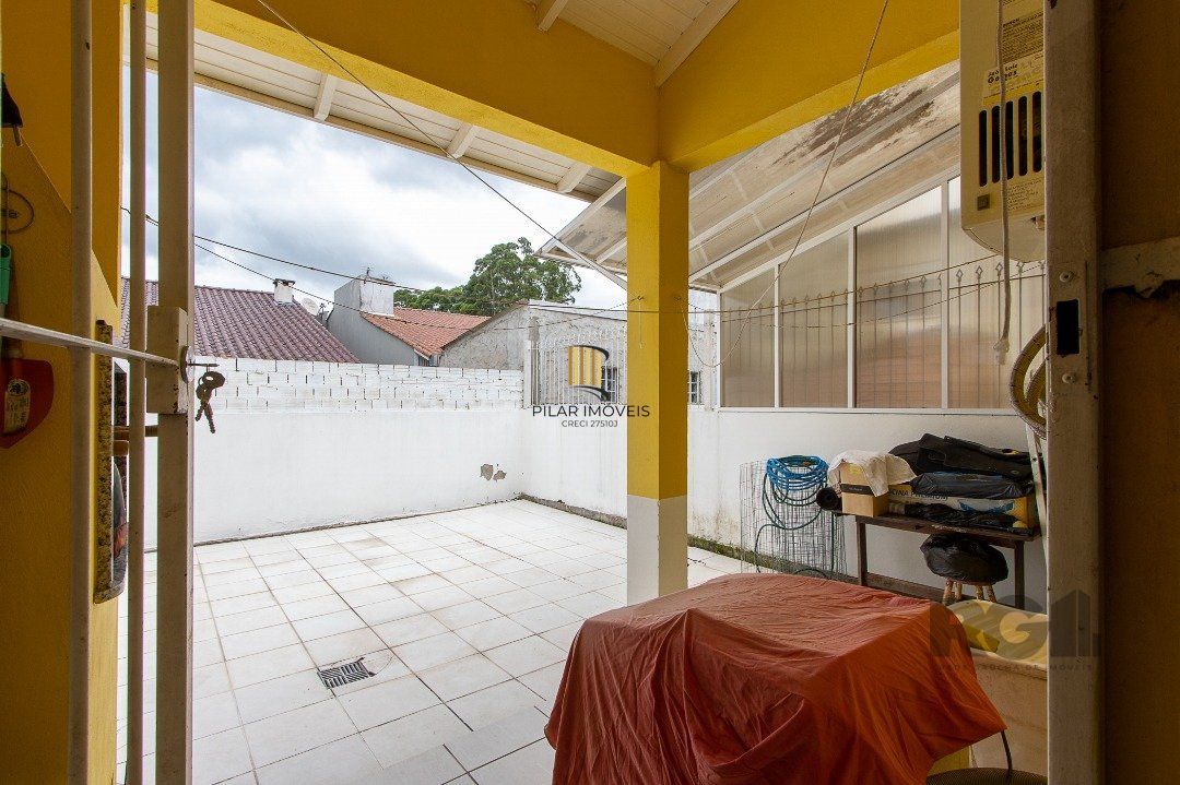 Casa 2 dormitórios no bairro Hípica