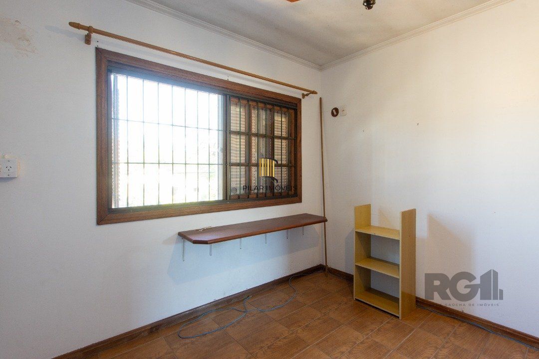 Casa 5 dormitórios no bairro Nonoai