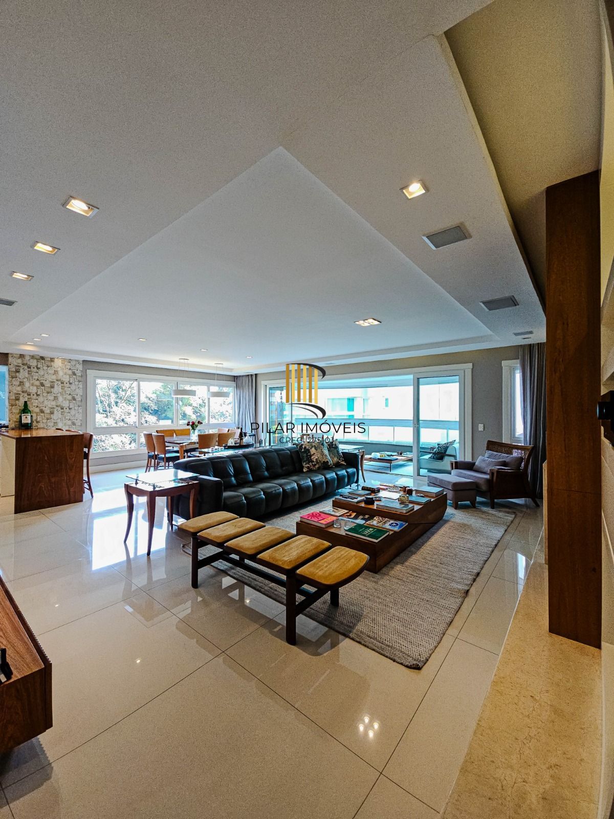 Apartamento com 202m², 3 suítes, lareira, churrasqueira, 3 vagas, infraestrutura completa, no Bela Vista.