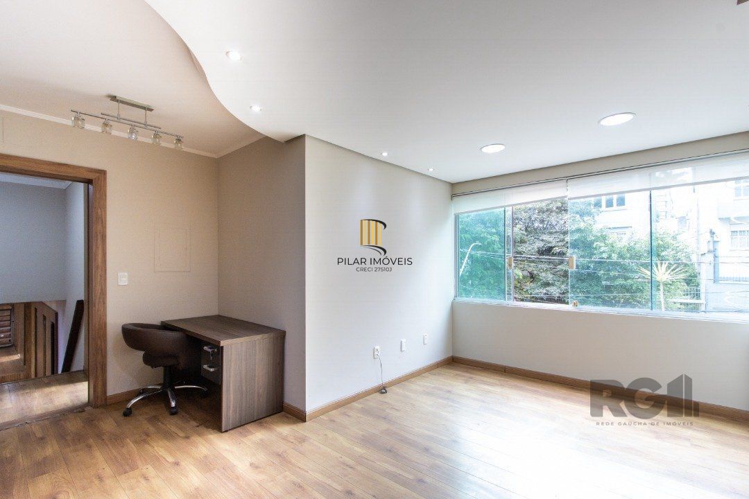 Excelente casa comercial com aproximadamente 300m² de área construída