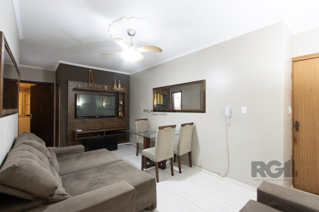 Apartamento com 70m² de área privativa, possui 3 dormitórios, sala para 2 ambientes, banheiro social, cozinha com móveis planejados e área de serviço.