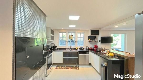 Casa em Condomínio na Pedra Redonda | 4 Dormitórios | 297m² | 4 Vagas | Solar Biarritz