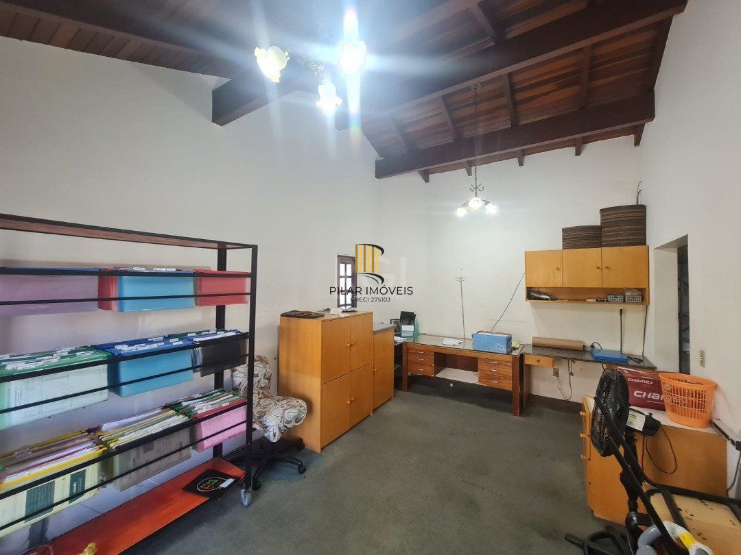 Casa para Venda - 464m², 5 dormitórios, sendo 4 suites, 4 vagas - Nonoai
