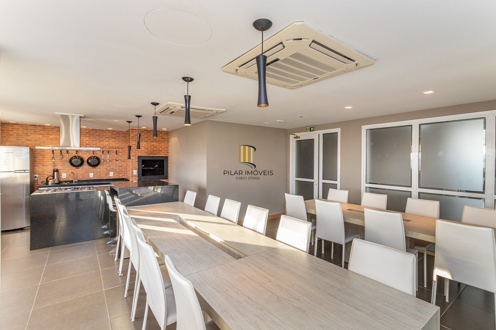 Apartamento com 2 dormitórios, sendo 1 suíte, e sala ampla com ambientes integrados - Condomínio Residencial Sucre