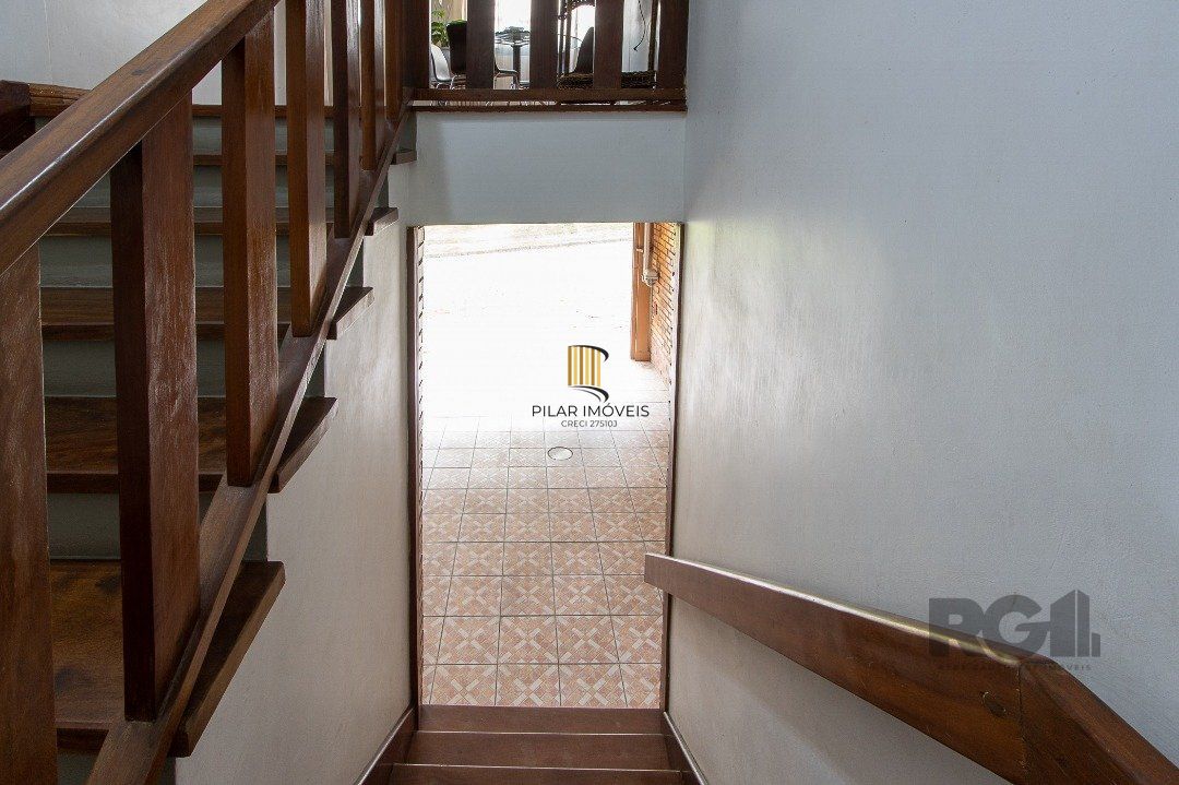 Casa 4 Dormitório(s) Bairro Nonoai