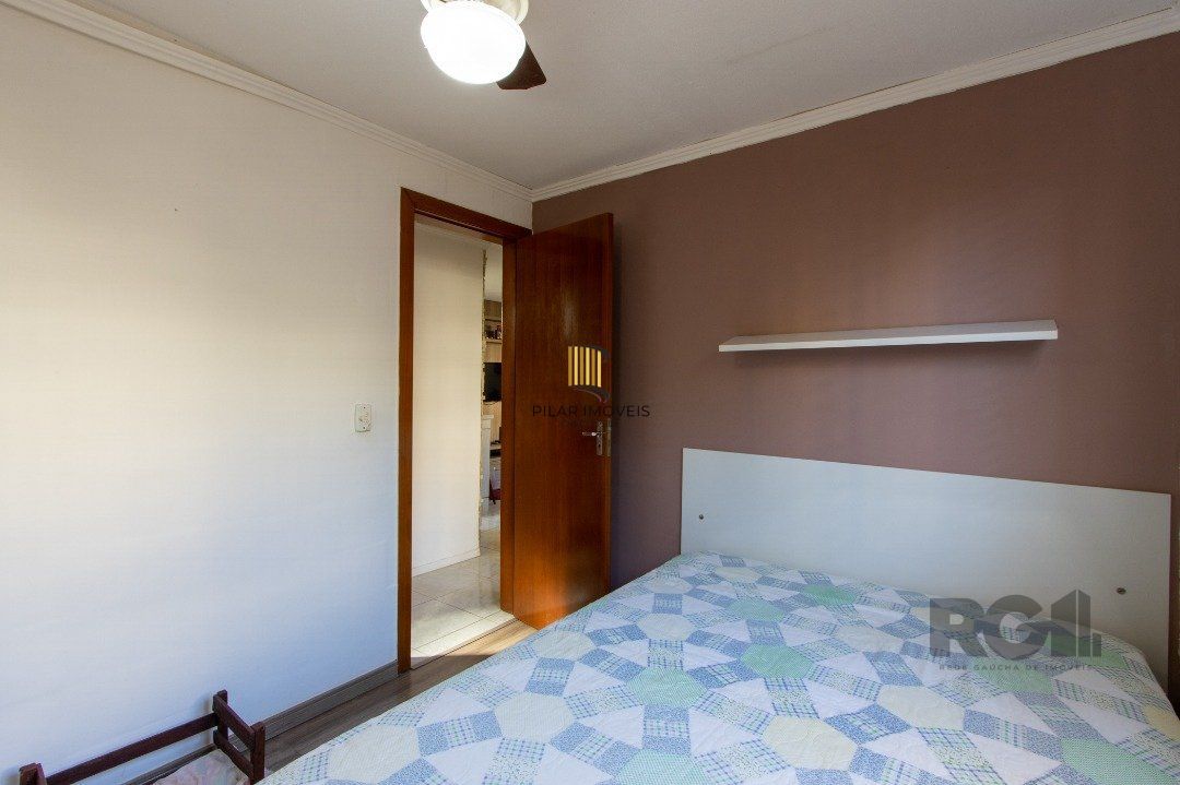 Apartamento semimobiliado com 2 dormitórios, banheiro social e 1vaga rotativa